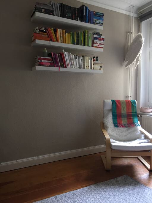 Wohn-/Schlafzimmer
//
Living room / second bedroom