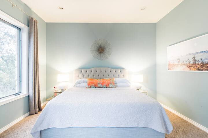 West Lake Hills Retreat Near Downtown gallery image 3