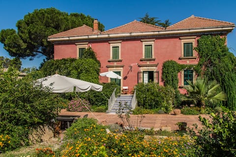 Fascinating XIX Century Villa in Caltagirone