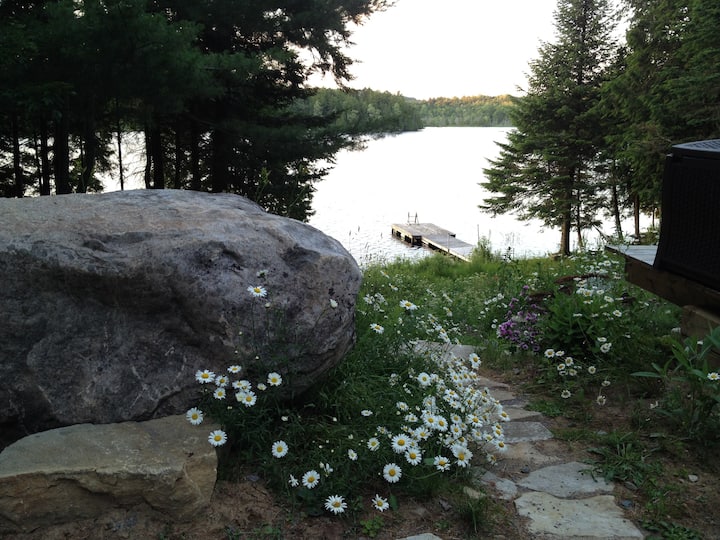 Beautiful Lakefront Cottage & Guest House - Dunany
