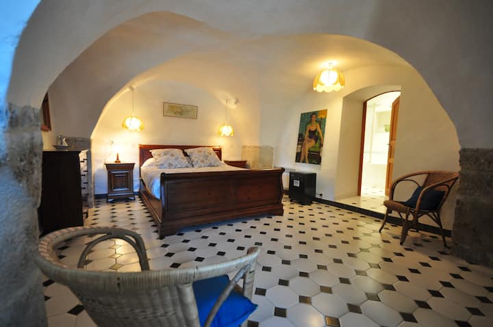 Një nga 3 dhomat e gjumit. 
Një nga 3 dhomat e gjumit.