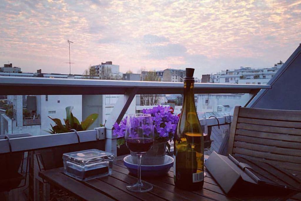 Superbe couché de soleil de la terrasse privée de 6 m2 penthouse rooftop sunset <3