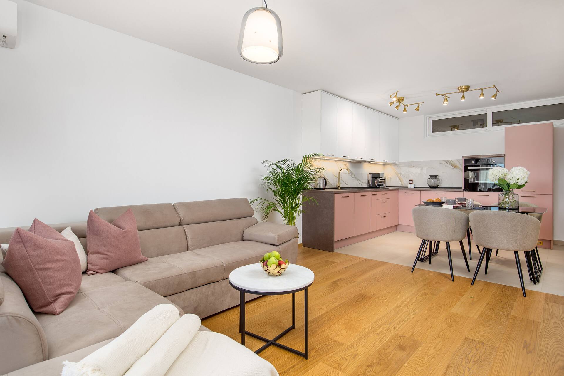 Seaview apartment „Megan“ with sunny terrace — photo 3