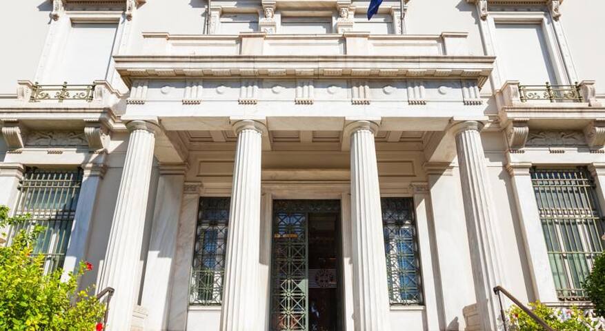 Lux Central Apt at Kolonaki gallery image 4