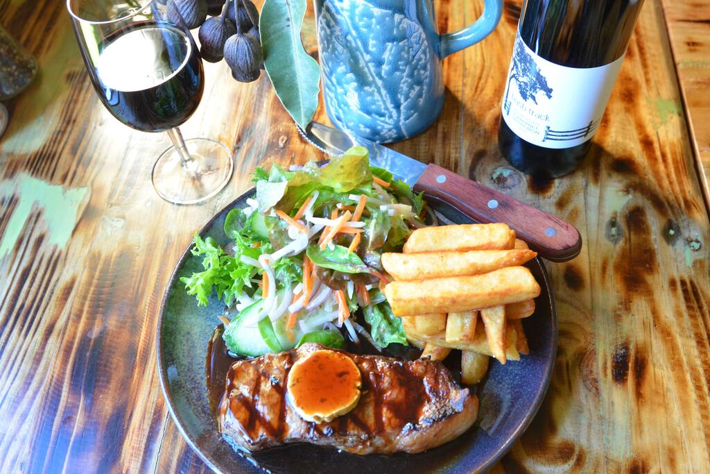 Wandi's Famous Food