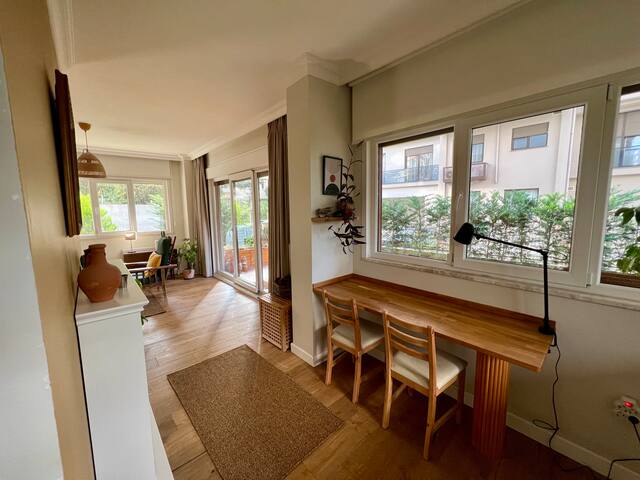 Spacious Bright Home with Garden in Prime Location gallery image 4