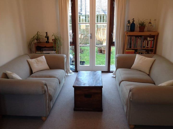 Cosy Small Double Room on Quiet Street in Brixton