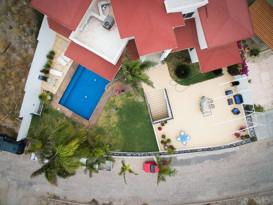 Our house birds view. Nuestra casa desde arriba