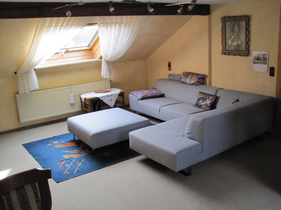 Wohnzimmer mit Wohnlandschaft