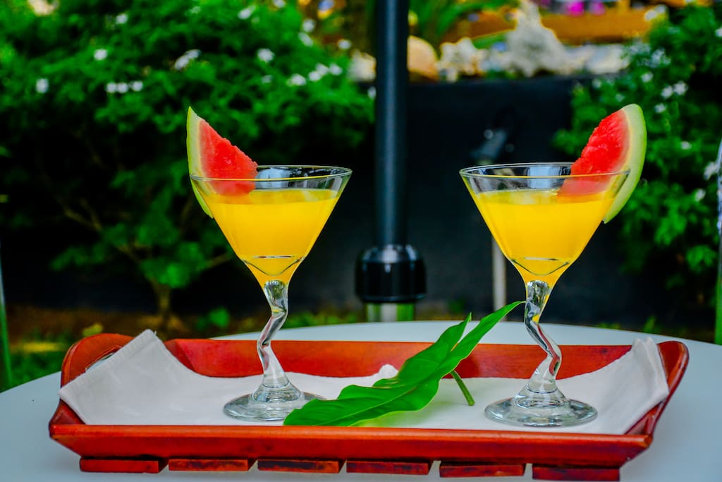 Mango cocktail