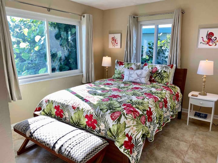 Druhá spálňa s manželskou posteľou Queen a úchvatným výhľadom