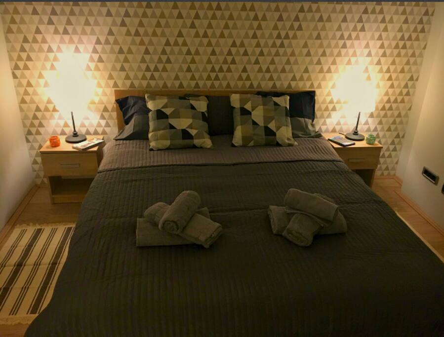 King size bed ideal for a good night sleep after a long day of exploring.