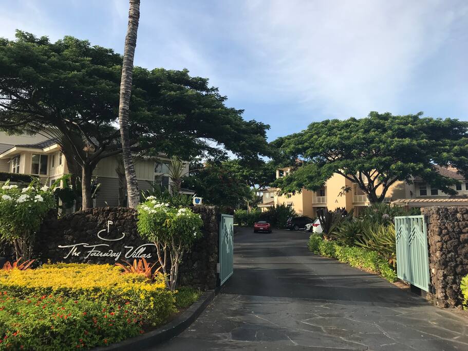 Entrace of The Fairway Villas (1)
