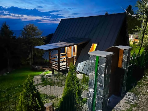 Cabana Triangle House Parang