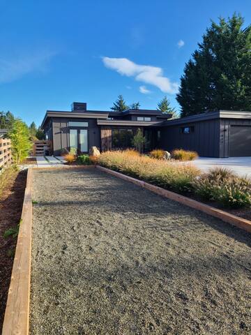 Stylish Modern Country Retreat gallery image 5