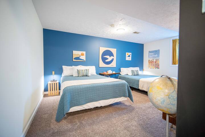 Free Bikes & Pet-friendly Space | 1mi to Downtown