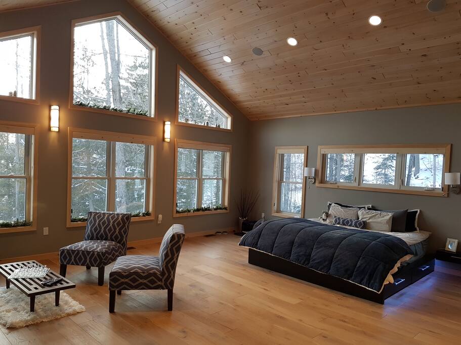 Bedroom 1 - Master