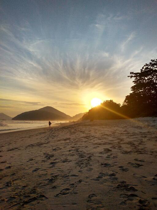 por do sol na rua 24