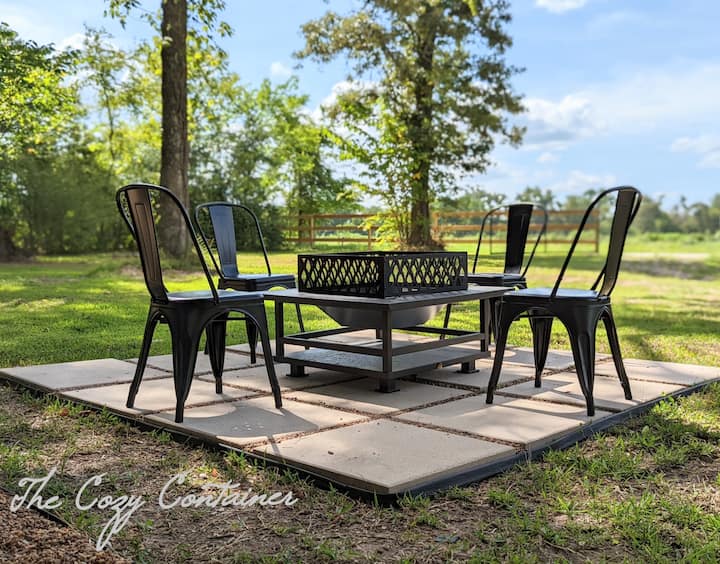 The Cozy Container, Country Living, Modern Design Tiny houses for