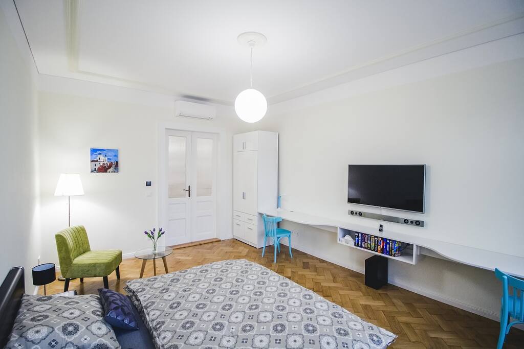 Second bedroom