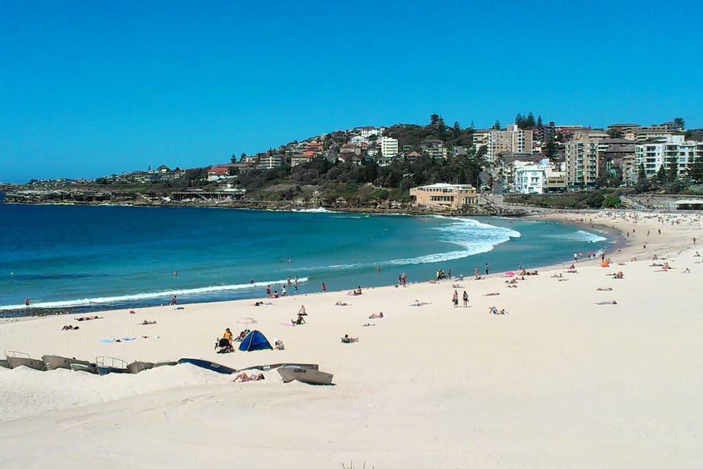 2min walk to Coogee Beach