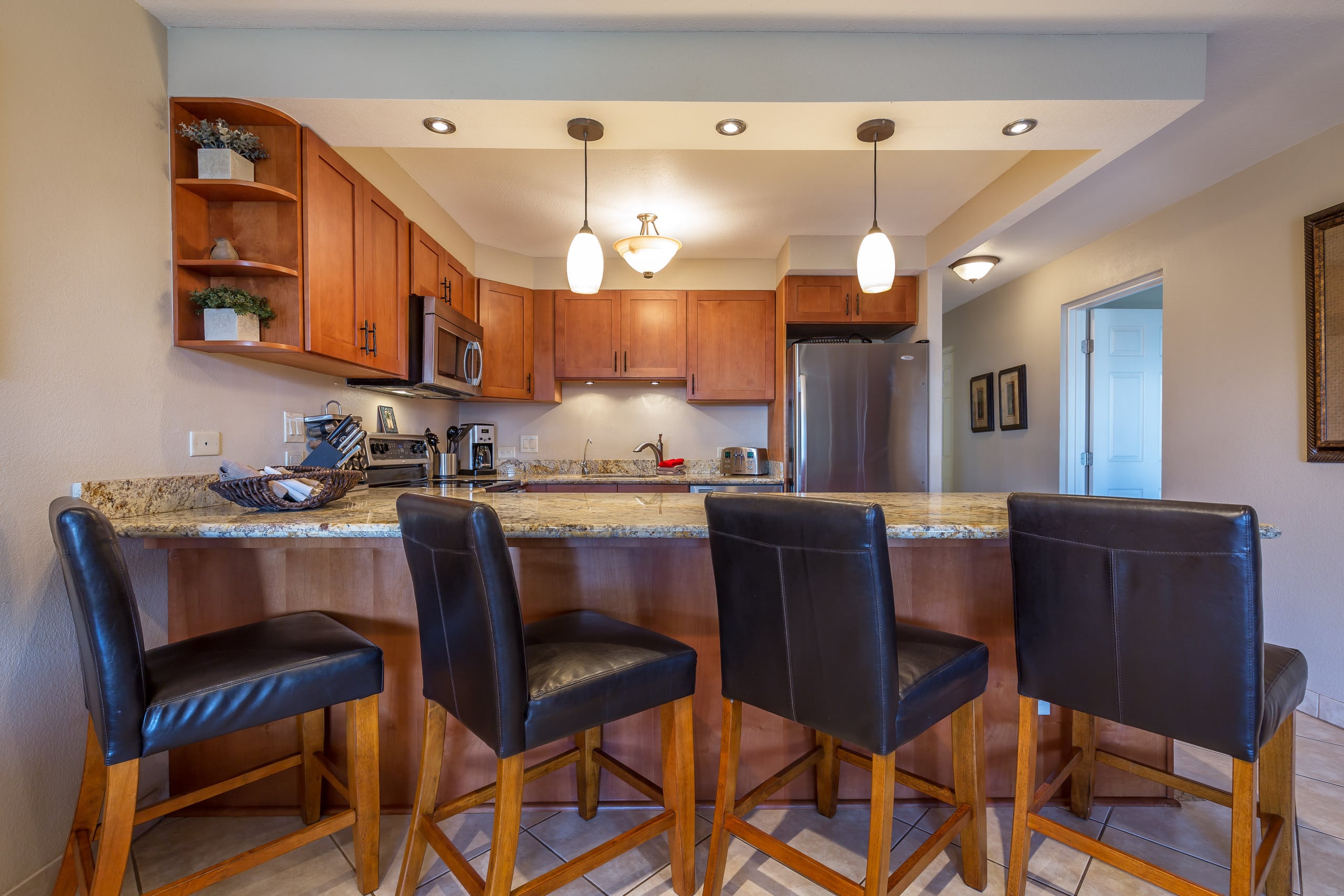Rare Single Level 2 Bedroom With 2 Lanai's-AC - Image 4