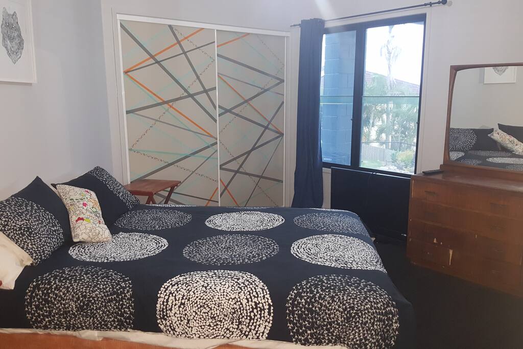 Bedroom with Queen bed
