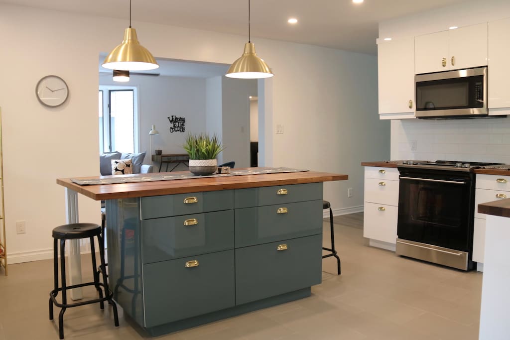 Eat in kitchen Island