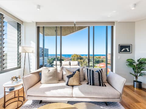 Bondi Amari 604 with Balcony & Ocean Views