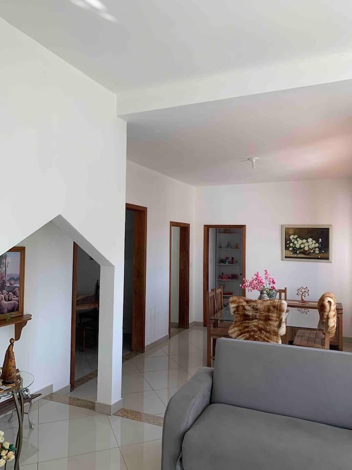 Casa Espaçosa Próxima Ao Centro - Oliveira