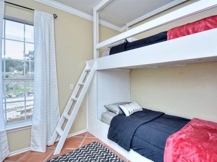 ห้องนอนสองชั้นชั้นหลัก