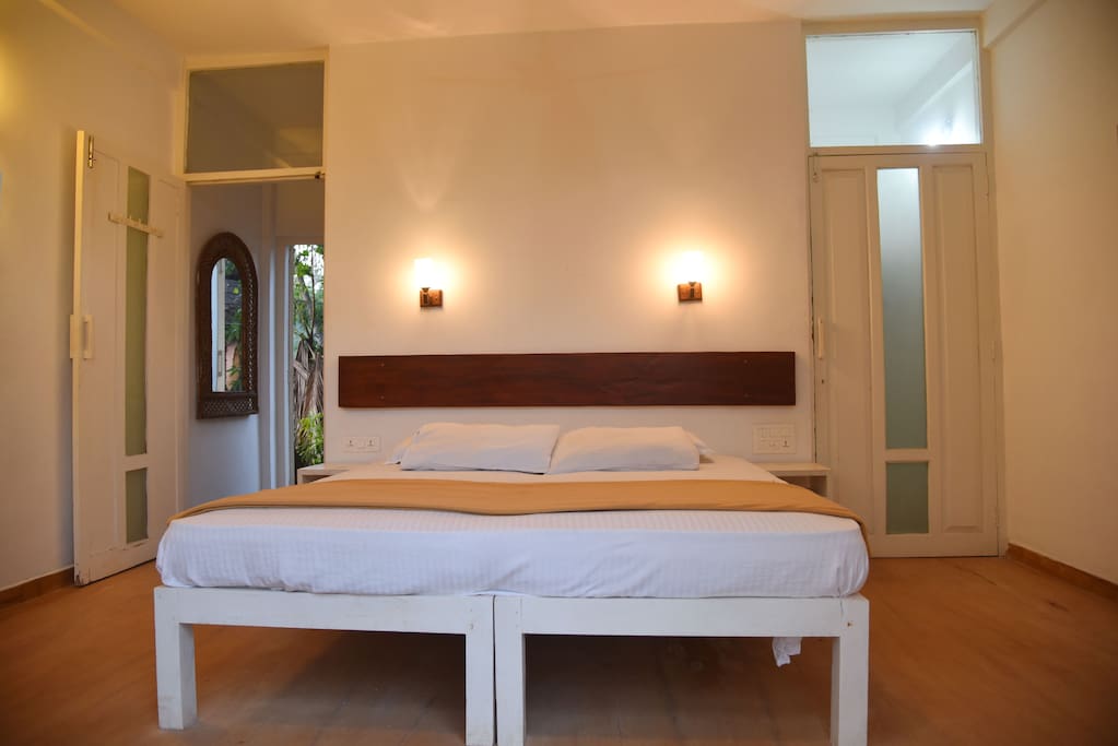 Doublebed with possibility of making two separate beds.
