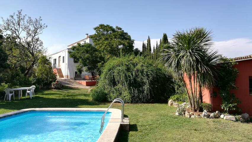 Masia amb piscina, per a 20 persones gallery image 2