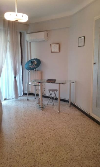 Bureau dans la chambre