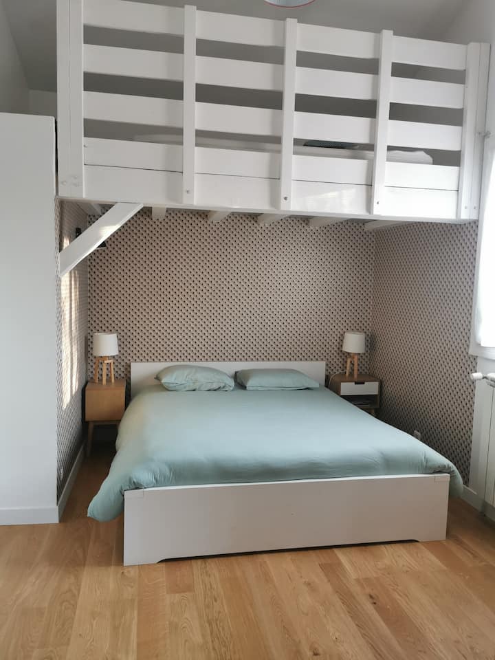 שמברה הורים, קומת ביניים לא נגישה. 