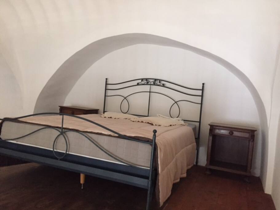 Letto matrimoniale ubicato nella camera quadrupla Riccardo sul soppalco abitabile
