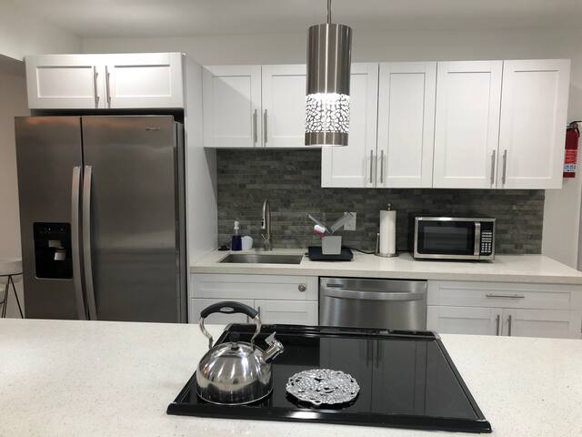 Close to Hard Rock Casino with water access gallery image 4