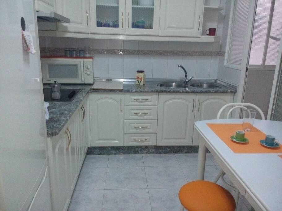 cocina totalmente equipada