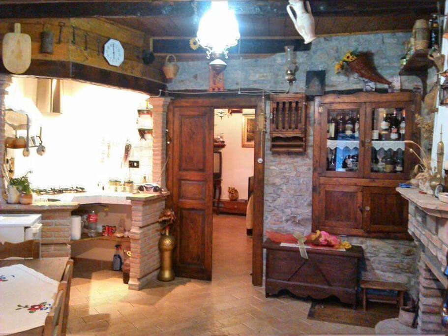 Casa Reginella - Sala da pranzo e angolo cottura