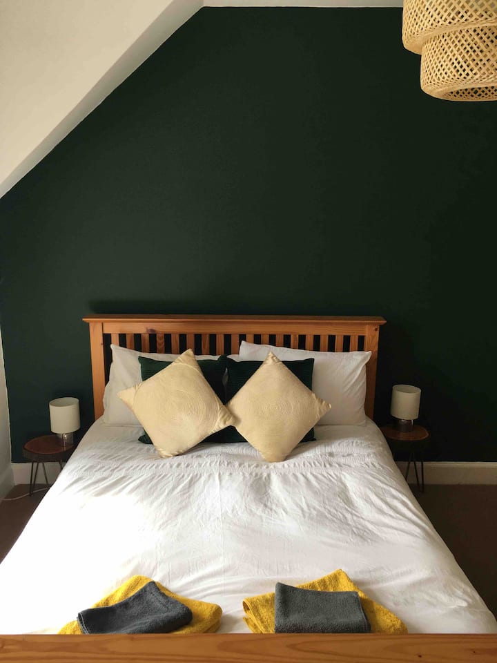 ห้องนอนใหญ่พร้อมวิวทะเล 