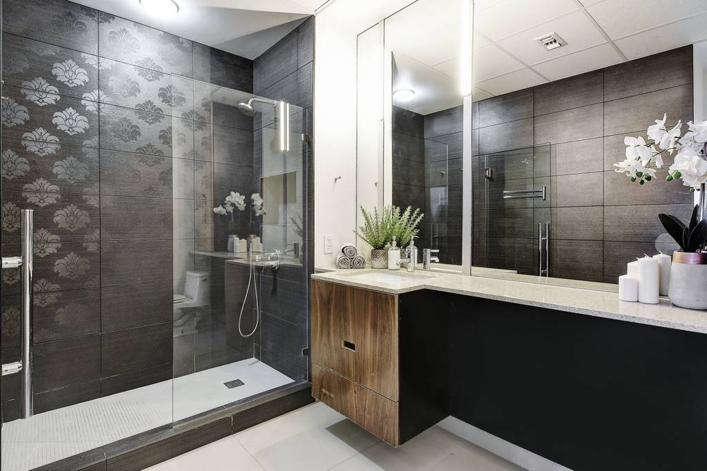 Hip Designer Loft | Walk to 6th Street & Rainey