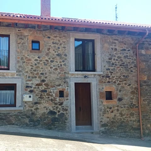 El Casar de Espejos II (The House of Mirrors II)