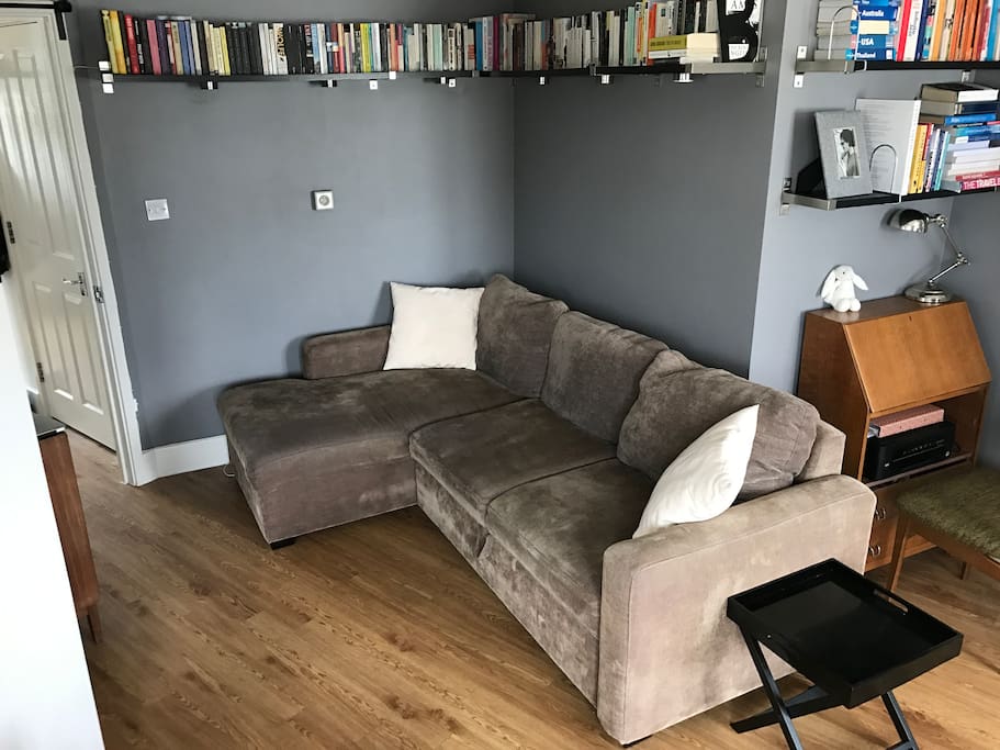 Fold out sofa that will fit 2 people