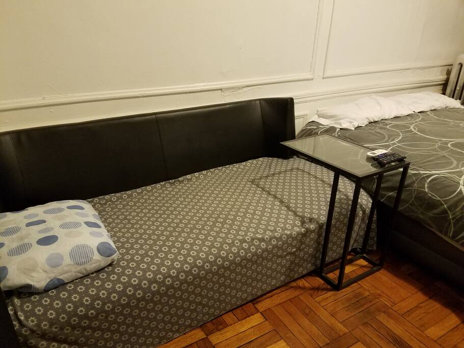 Couch set up as bed (to sleep a 3rd person)