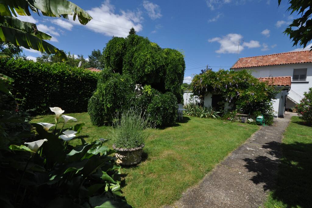 ARRIVEE COTE JARDIN