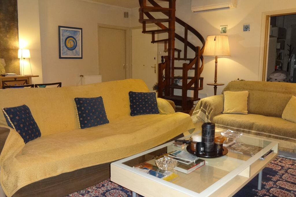 Living room
(1st floor)