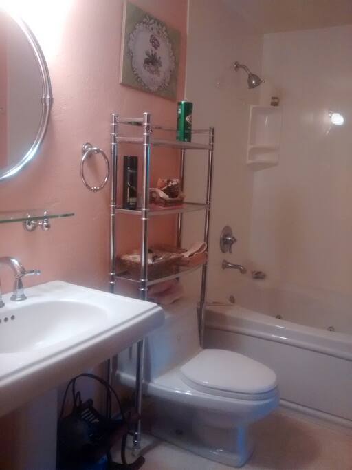 The Peach Suite bathroom