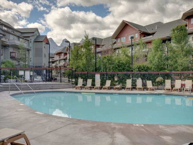 Airbnb Kananaskis Vacation Rentals Places To Stay Alberta