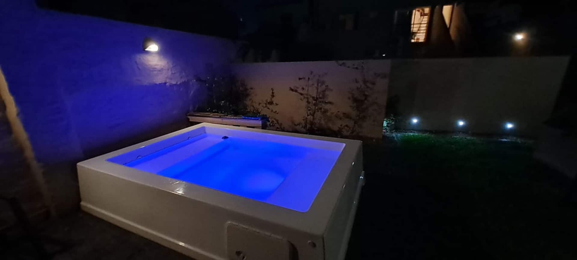 Three-bedroom apartment with garden and pool in Flores