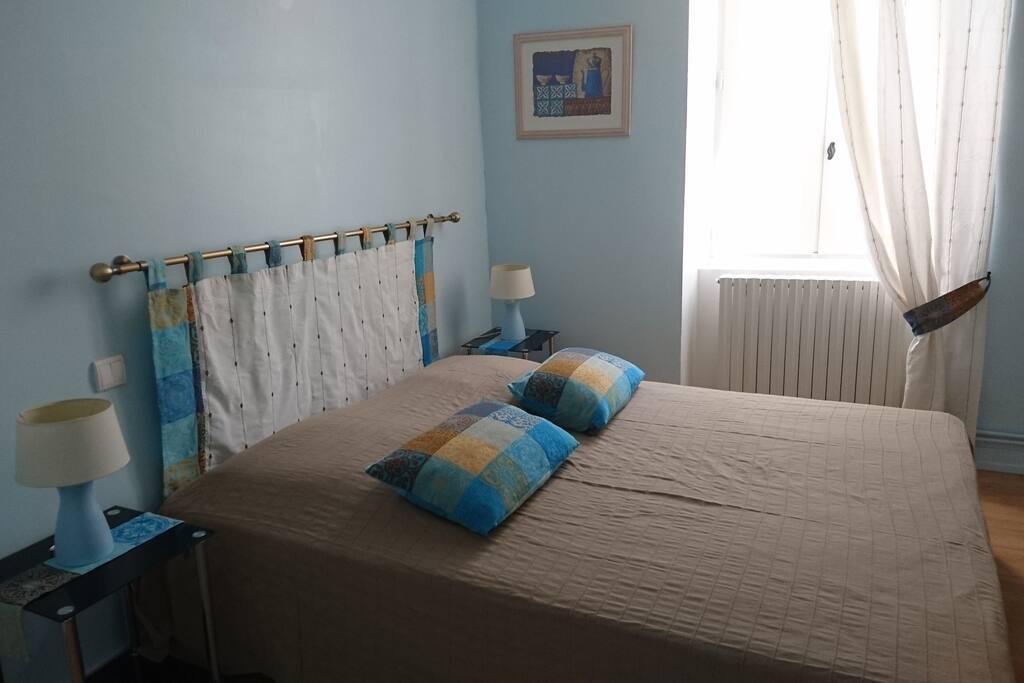 la chambre bleue lit de 160